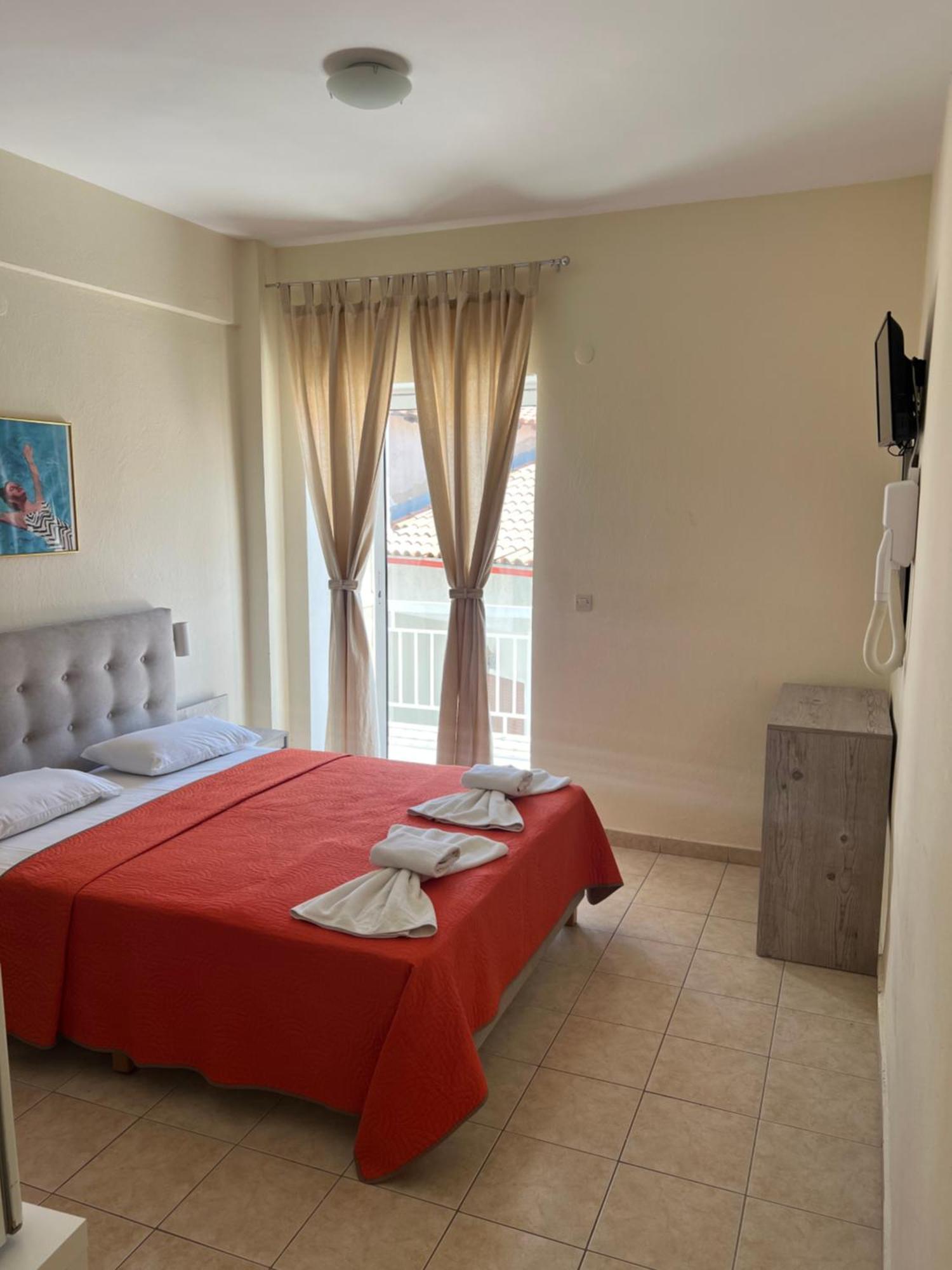 Simotel Ermis Hanioti Exterior photo
