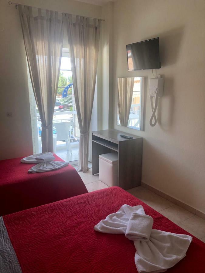 Simotel Ermis Hanioti Exterior photo